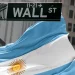 Positivo: Bonos y acciones argentinas suben con fuerza tras la mejora de Fitch y el riesgo país cae a 528 puntos
