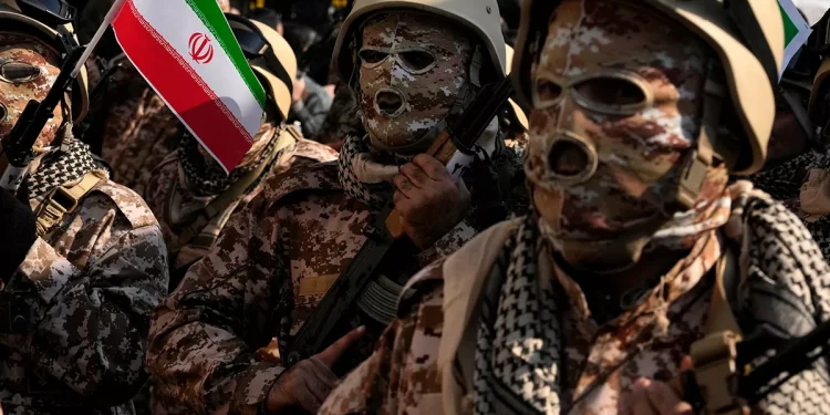Irán amenaza con llevar la guerra fuera de Medio Oriente y Trump advierte que está listo para actuar