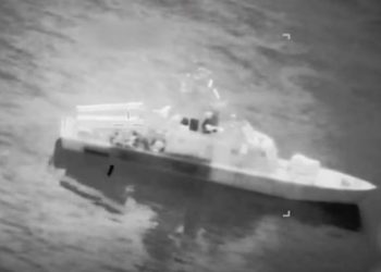 Tensión máxima en Ormuz: Estados Unidos destruyó lanzaderas de misiles y barcos iraníes que intentaban colocar minas