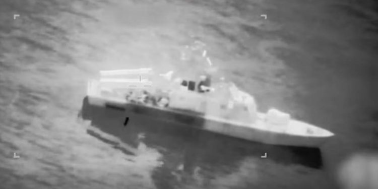 Tensión máxima en Ormuz: Estados Unidos destruyó lanzaderas de misiles y barcos iraníes que intentaban colocar minas