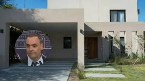 La declaración jurada 2025 de Adorni volvió a quedar bajo sospecha por la casa de Indio Cuá que reveló Total News