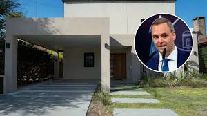 Adorni complicado por una exclusiva de Total News: el contratistaque declaró qué recibió US$ 245.000 en efectivo por remodelar la casa de Indio Cuá