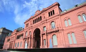 La mesa política expuso la interna más incómoda del Gobierno: Bullrich se fue antes, Caputo faltó y Adorni volvió a tensar a todos