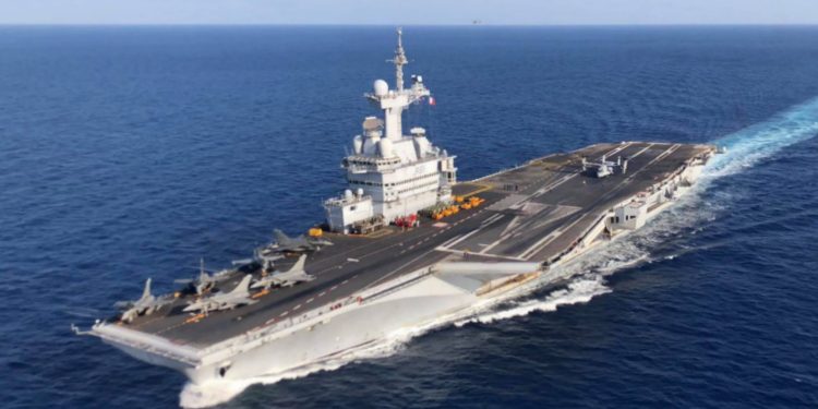 Reino Unido y Francia movilizan poder naval hacia Ormuz y crece la tensión militar en Medio Oriente