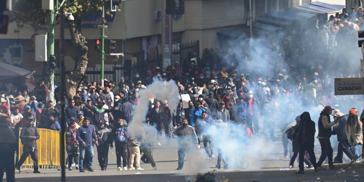 Bolivia: El congreso habilita a las Fuerzas Armadas ante la escalada de bloqueos y Paz queda frente a su mayor desafío
