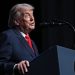 Trump sube la presión sobre Cuba y amenaza con “tomar el control” de la isla
