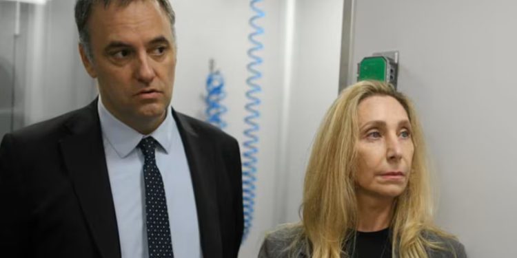 La frialdad de Karina Milei amenaza el respaldo presidencial a Adorni mientras la interna libertaria vuelve a estallar