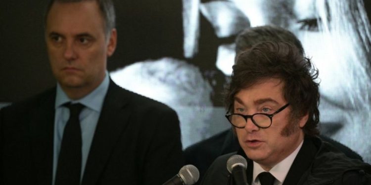 La imagen de Milei cae 15 puntos y analistas advierten que el oficialismo “ya no tiene asegurada la reelección”