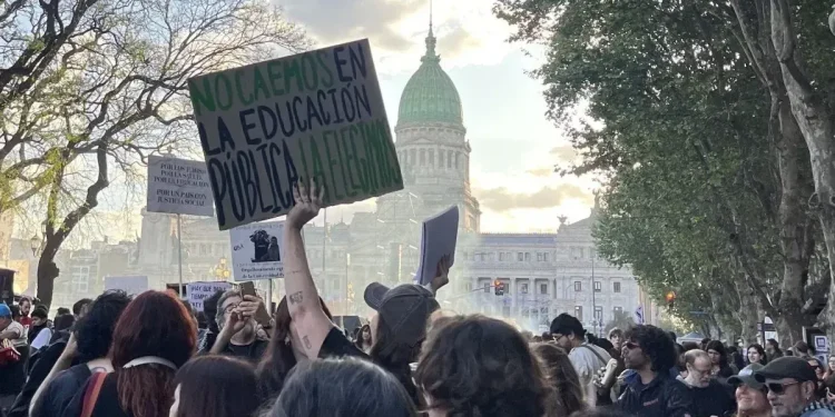 La cuarta marcha universitaria vuelve a la calle entre reclamos presupuestarios y disputa política