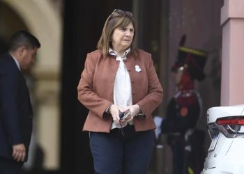 Gobierno evita romper con Bullrich, pero estudia una mesa más cerrada para blindar a Milei de la interna