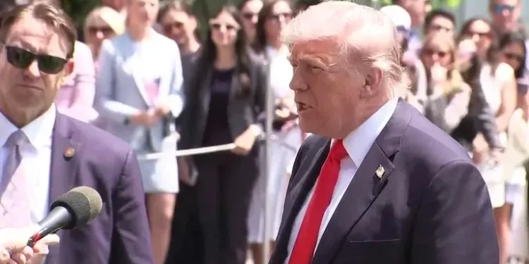 Trump rechaza la oferta de Irán y redobla presión global: tensión nuclear, críticas a Europa y nueva guerra comercial