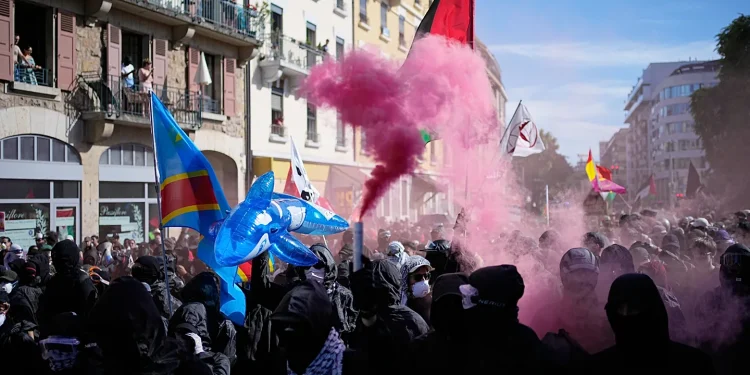 Ginebra, la otra cumbre: la protesta global que desafía al G-7 y el lugar que busca ocupar el Frente Polisario en la nueva galaxia antisistema