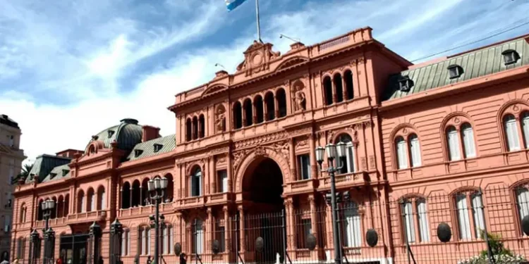 Adorni, en la cuerda floja: la Casa Rosada dice que negocia votos, pero los aliados niegan acuerdos