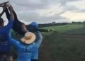 Tragedia en Brasil: lanzaron a una joven sin cuerda en un salto extremo y murió al caer desde un puente