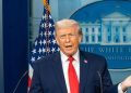 Trump amenaza con nuevos ataques a Irán si no frena a Hezbolá en Líbano
