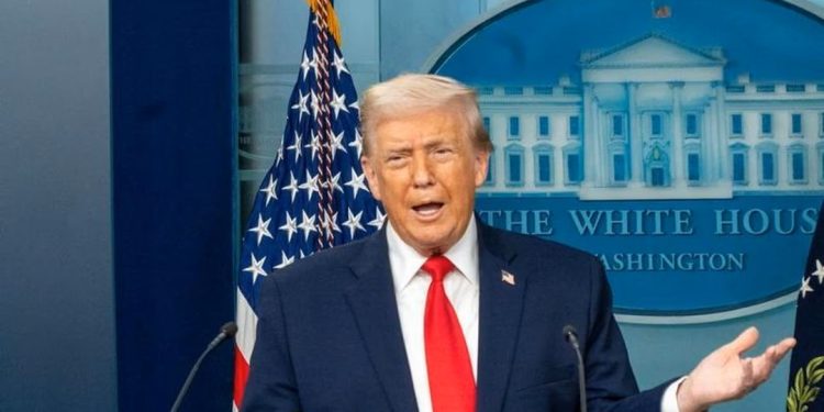 Trump amenaza con nuevos ataques a Irán si no frena a Hezbolá en Líbano