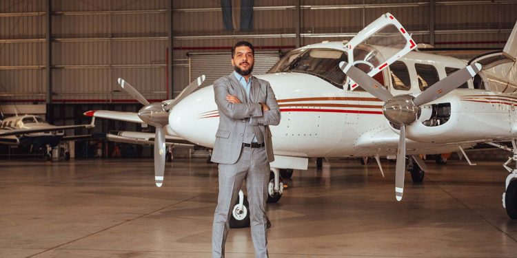 Exclusivo: FAdeA bajo sospecha; Manco habría vendido un avión que luego fue reparado a bajo costo en la fábrica estatal. Inconvenientes chats