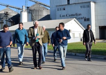 Entre Ríos muestra las dos caras de la avicultura: cierre por conflicto gremial en Tres Arroyos y una inversión millonaria de Las Camelias