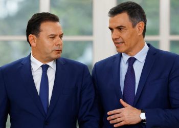 Sánchez negó “tres veces” conocer las andanzas de Leire Díez, pero el caso ya golpea al corazón del PSOE