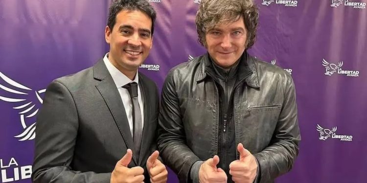 Ravier asume como vocero de Milei mientras Adorni queda protegido pero debilitado