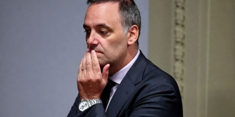 Adorni contra las cuerdas: Pollicita prepara el pedido para que justifique su patrimonio