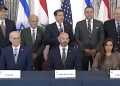 Israel y Líbano firman un acuerdo clave para recuperar la soberanía libanesa y cercar el poder militar de Hezbollah