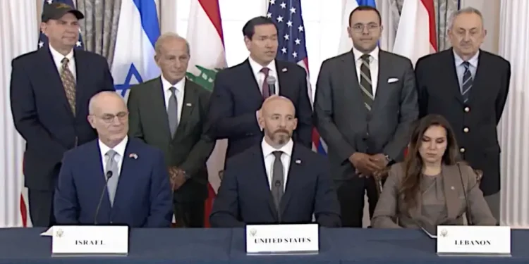 Israel y Líbano firman un acuerdo clave para recuperar la soberanía libanesa y cercar el poder militar de Hezbollah