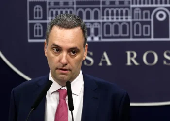 Adorni mudó a su madre a un country mientras crece la presión judicial sobre su patrimonio