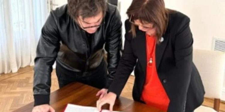 Bullrich aparece como posible recambio de Adorni mientras el escándalo patrimonial paraliza al Gobierno