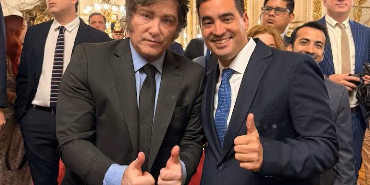 Milei le quita la vocería a Adorni y pone a Ravier en el atril presidencial