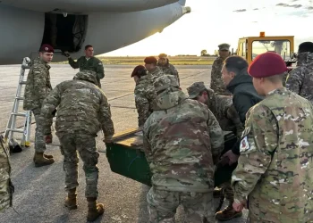 Argentina despliega Fuerzas Armadas, médicos y rescatistas en Venezuela tras el doble terremoto