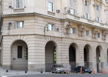 Ochenta años de la SIDE: El tango del vacío, la rosca con Storani y el espionaje liquidado como una PYME. La CICIA es pecado.