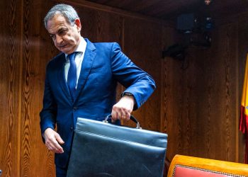 El imputado Zapatero rompió el silencio por el caso Plus Ultra, no explicó las joyas en su despacho