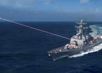 Estados Unidos acelera el desarrollo de láseres de 500 kW para enfrentar misiles de crucero y enjambres de drones