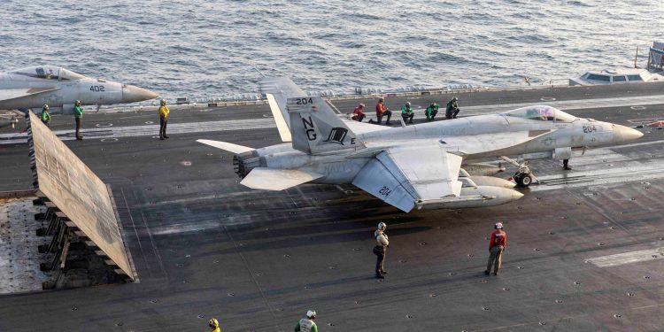 Represalia: Estados Unidos golpeó otra vez a Irán y el Estrecho de Ormuz vuelve a quedar al borde de una crisis global