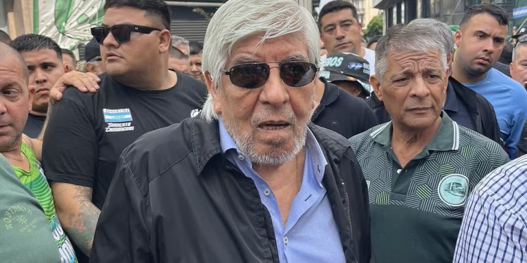 Empresarios del interior desafían a Moyano e impulsan convenios regionales para Camioneros