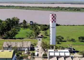 Atanor contaminó de forma irreversible el Paraná: el fallo expone doce años de demora judicial y controles estatales deficientes