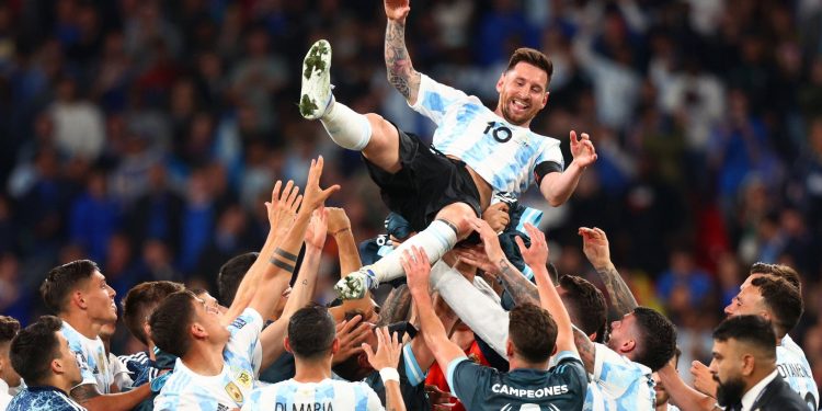 Argentina venció a Inglaterra: La Scaloneta volvió a escribir una página épica: remontó a el partido y jugará otra final del mundo