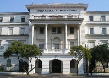 Nueva Atucha privada y despidos en la CNEA: la contradicción “atómica” del Gobierno