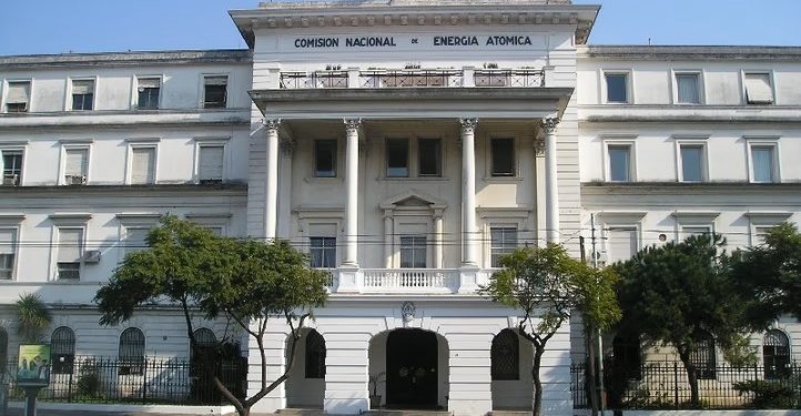 Nueva Atucha privada y despidos en la CNEA: la contradicción “atómica” del Gobierno
