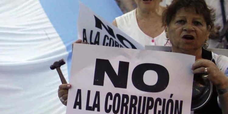 Encuesta: la corrupción desplaza a la inflación y ya es la principal preocupación de los argentinos