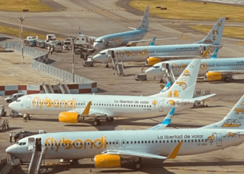 Brasil frenó la venta de pasajes de Flybondi mientras Argentina permite venta de vuelos que cancela masivamente