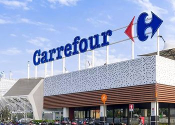 Carrefour reclama más de $405.000 por una tarjeta sin consumos y ofrece “cancelar” la supuesta deuda al 50%