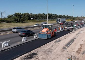 Rutas nacionales: el Gobierno promete autopistas, pero sólo aseguran bacheo y más peajes