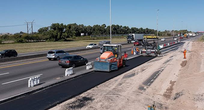 Rutas nacionales: el Gobierno promete autopistas, pero sólo aseguran bacheo y más peajes