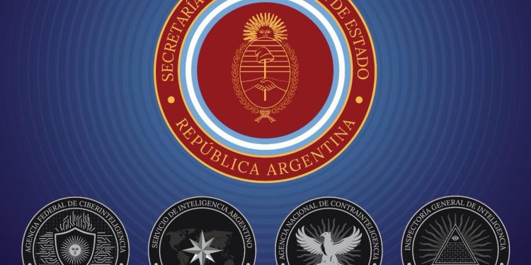 Argentina bajo fuego: Una guerra cognitiva global que el Gobierno todavía parece confundir con una polémica de redes