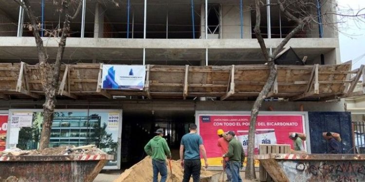 La construcción repuntó en mayo y le dio a Caputo un dato favorable en medio de una economía todavía partida