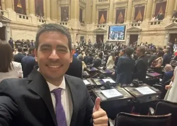 Ravier llegó a la vocería y ya enfrenta un frente incómodo: la Justicia puso bajo la lupa las cuentas de LLA en La Pampa