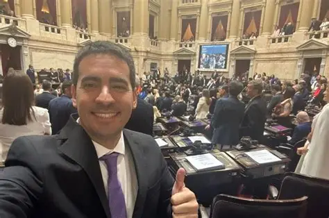 Ravier llegó a la vocería y ya enfrenta un frente incómodo: la Justicia puso bajo la lupa las cuentas de LLA en La Pampa