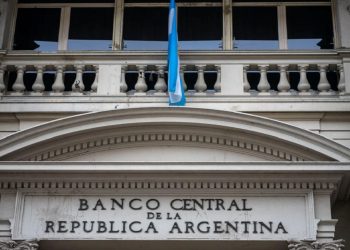 Milei va contra las “esporas” monetarias K y busca modificar la carta orgánica del Banco Central
